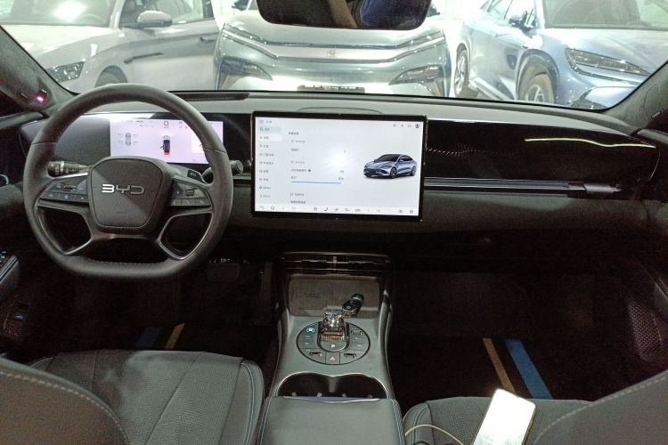 比亚迪 海豹 2025款 改款 600四驱智驾版中控内饰7002