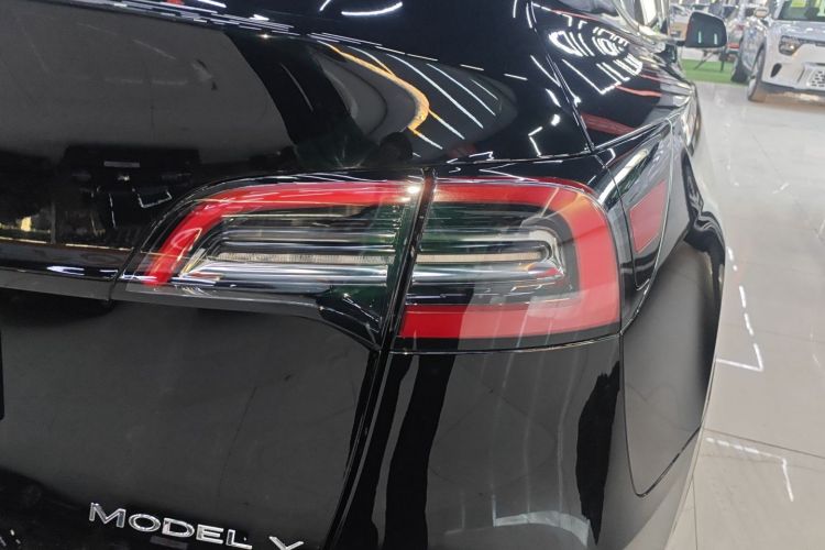 特斯拉 Model Y 2022款 后轮驱动版车身外观6006