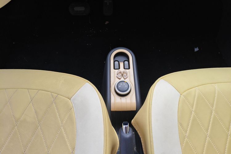 五菱汽车 宏光MINIEV 2021款 马卡龙时尚款 磷酸铁锂中控内饰18