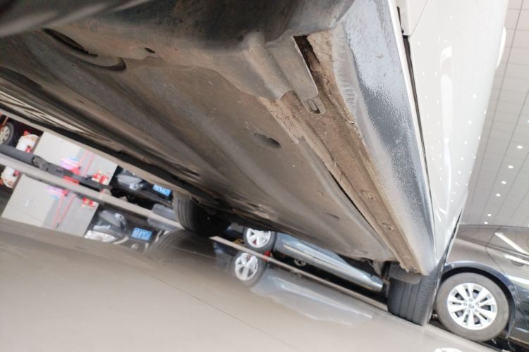 大众 速腾 2021款 200TSI 手动超越版机舱底盘30