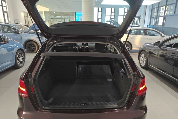 奥迪A3 2016款 Sportback 35 TFSI 进取型机舱底盘23