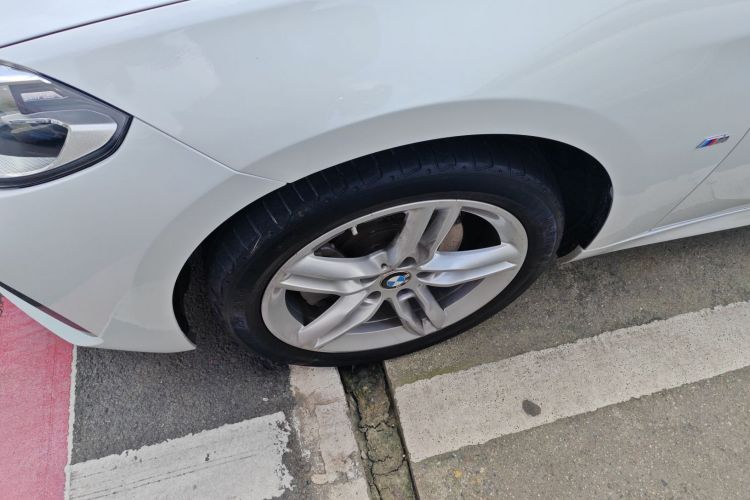 宝马1系 2021款 120i M运动曜夜版车身外观35