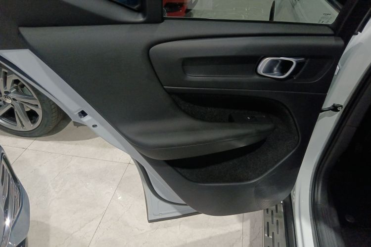 沃尔沃XC40 2023款 B4 四驱智远豪华版中控内饰49