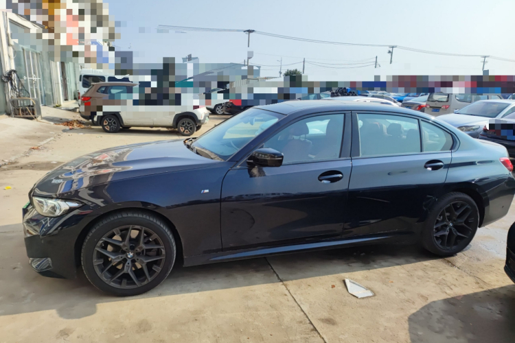 宝马3系 2025款 330Li M运动曜夜套装车身外观6003