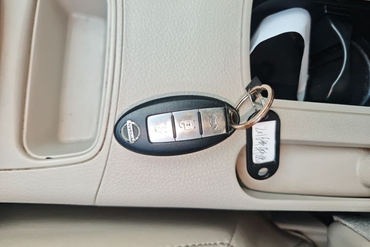 日产 轩逸 2016款 1.6XV CVT智享版中控内饰11