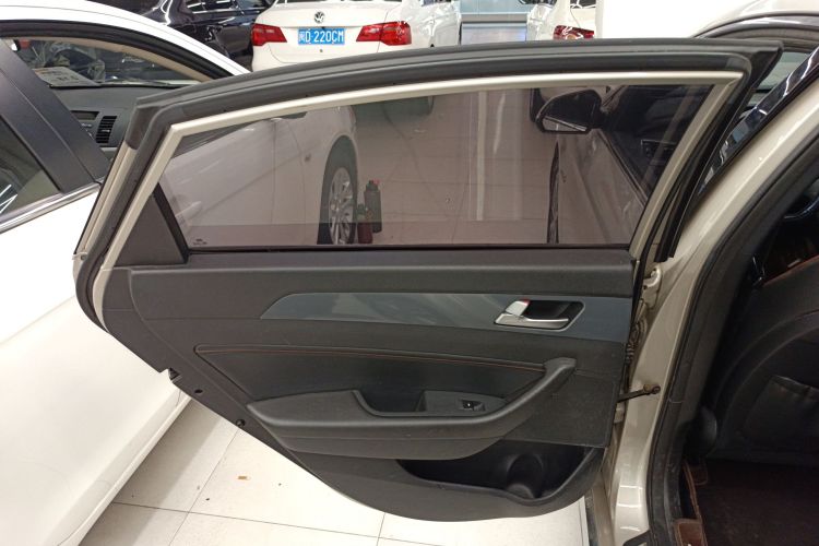 现代 索纳塔 2015款 1.6T GLS智能型中控内饰7008