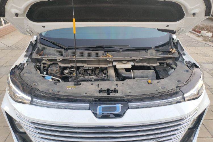 奔腾M9 2023款 2.0T 尊享型机舱底盘24