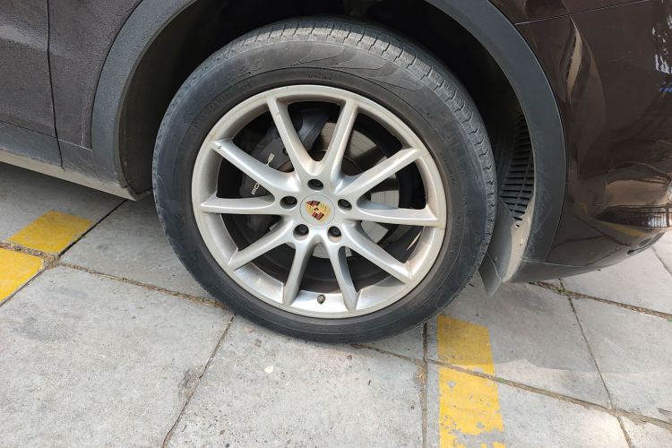 保时捷 2018款 Cayenne 3.0T车身外观10