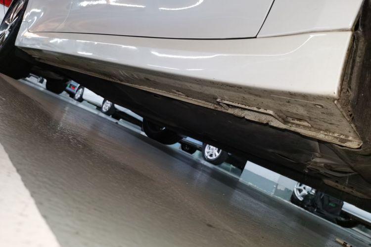 起亚K5 2016款 2.0L 自动LUX局部细节9001