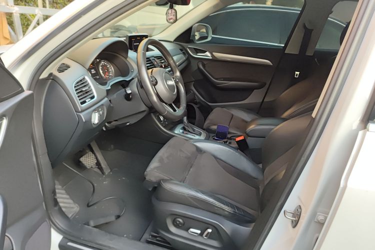 奥迪Q3 2018款 30周年年型 35 TFSI 运动型局部细节19