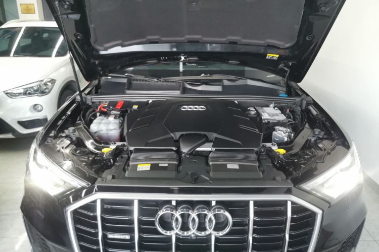 奥迪Q7 2022款 55 TFSI quattro S line运动型机舱底盘24