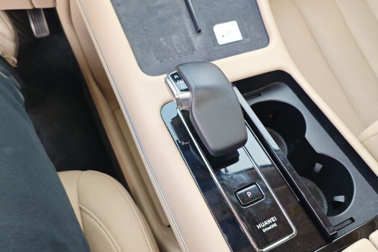 鸿蒙智行 问界M7 2022款 1.5T 后驱舒适版中控内饰18