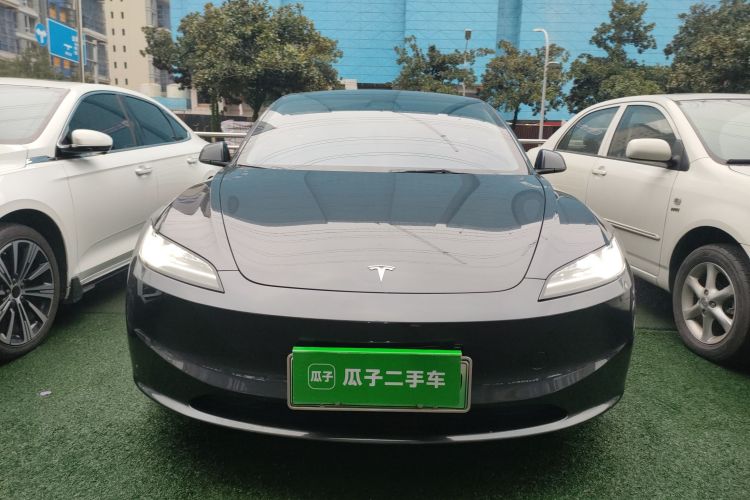 特斯拉 Model 3 2023款 后轮驱动版车身外观2