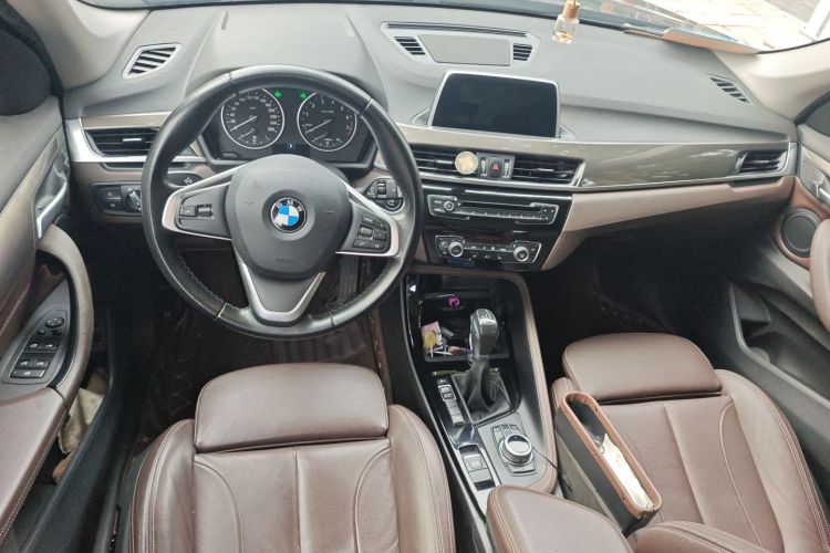 宝马X1 2018款 xDrive20Li 尊享型中控内饰7002