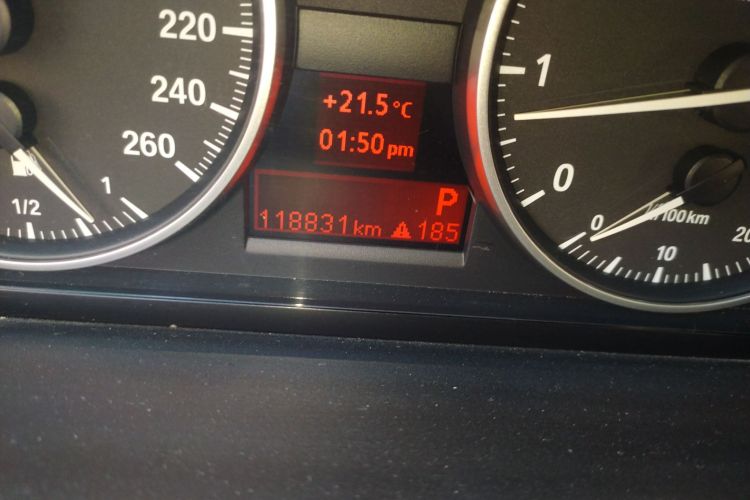 宝马3系 2009款 318i 领先型中控内饰15