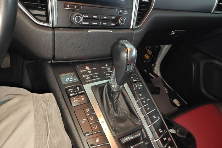 保时捷 2017款  Macan 2.0T中控内饰18