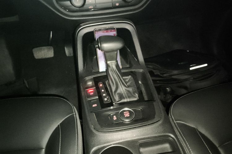 观致5 2018款 改款 1.6T 自动领先型中控内饰18