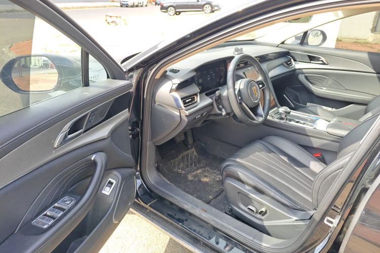 红旗H5 2023款 1.5T DCT智联旗韵版中控内饰20