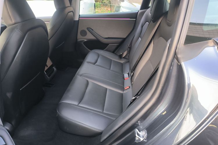 特斯拉 Model 3 2023款 后轮驱动版中控内饰7004