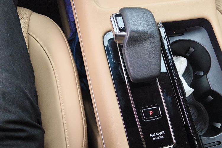 鸿蒙智行 问界M7 2024款 1.5T 后驱Plus版 5座中控内饰18