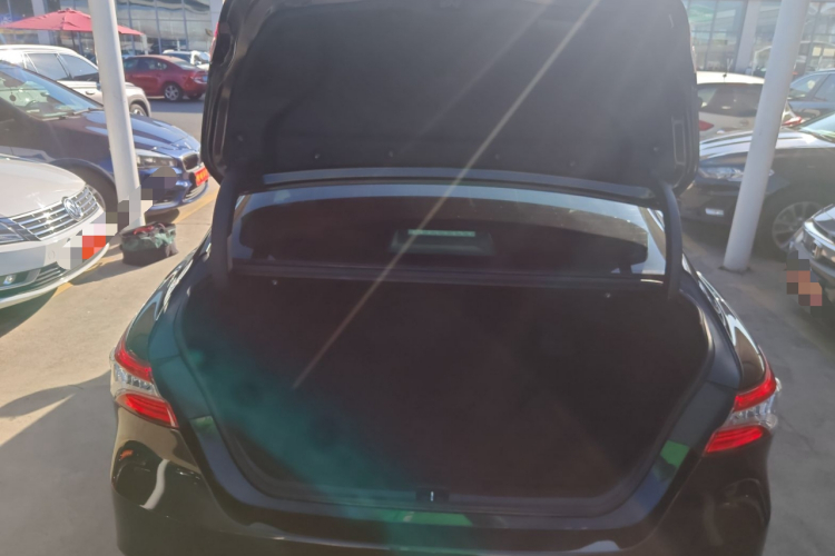 丰田 凯美瑞 2019款 改款 2.0G 豪华版机舱底盘23