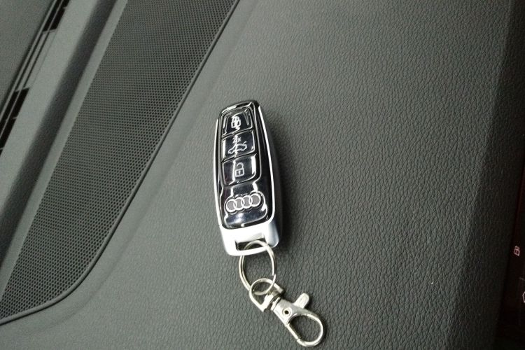 奥迪Q8 2021款 55 TFSI 豪华动感型中控内饰11