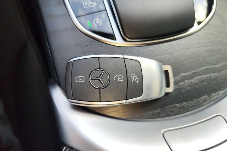 奔驰C级 2020款 C 260 L 运动版中控内饰7001