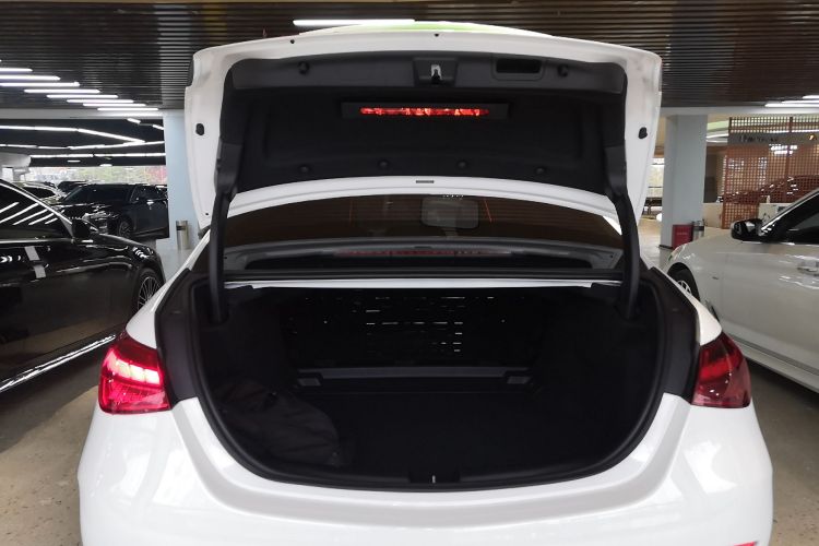 奔驰C级 2025款 C 260 L 皓夜运动版局部细节23