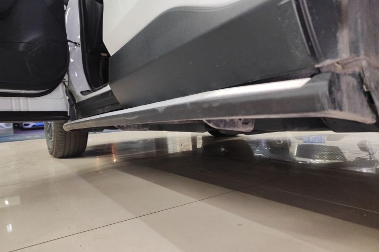 丰田 RAV4荣放 2020款 双擎 2.5L E-CVT四驱旗舰版局部细节9002