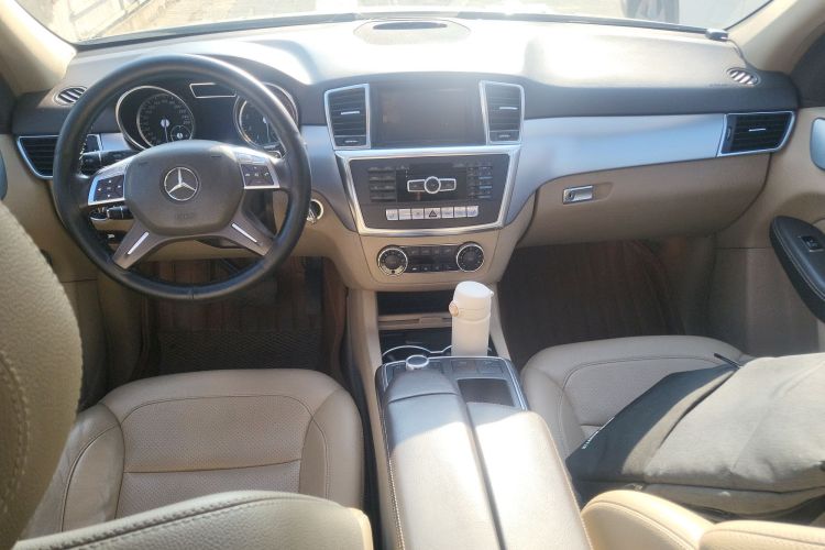 奔驰M级 2014款 ML 320 4MATIC中控内饰7002