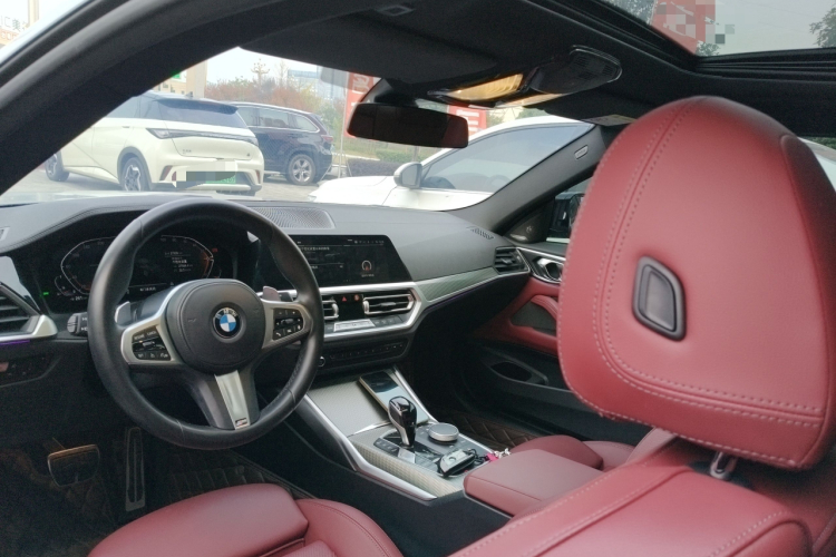 宝马4系 2022款 改款 425i M运动曜夜套装中控内饰22