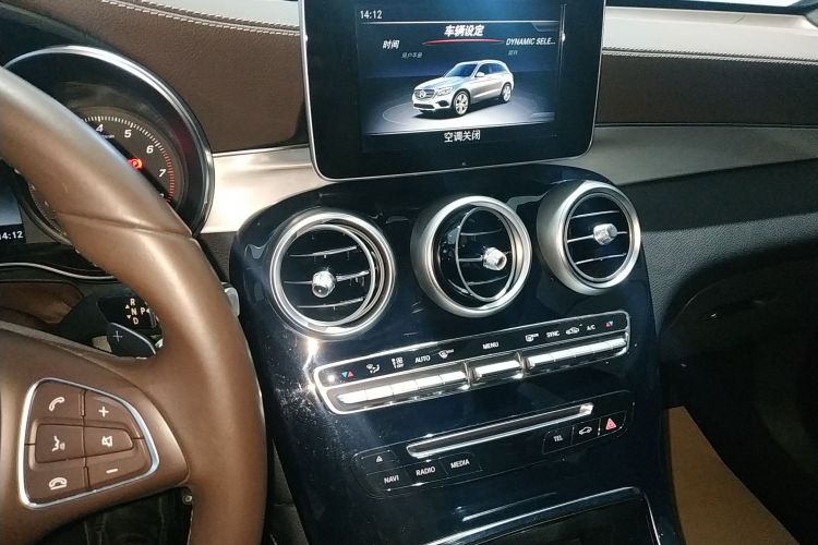 奔驰GLC 2019款 GLC 200 L 4MATIC中控内饰16