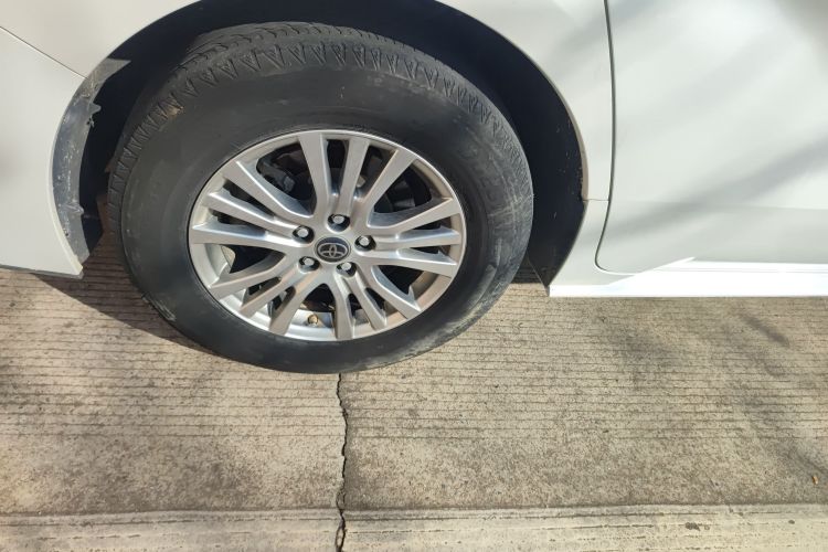 丰田 赛那SIENNA 2021款 2.5L混动 舒适版车身外观6008