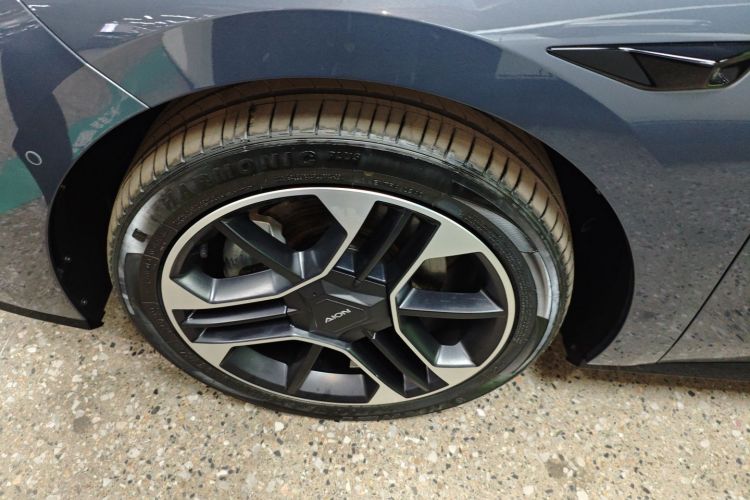 埃安 AION RT 2025款 650激光雷达版车身外观35