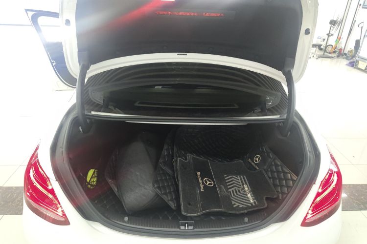 奔驰C级 2018款 C 200 L 运动版局部细节23