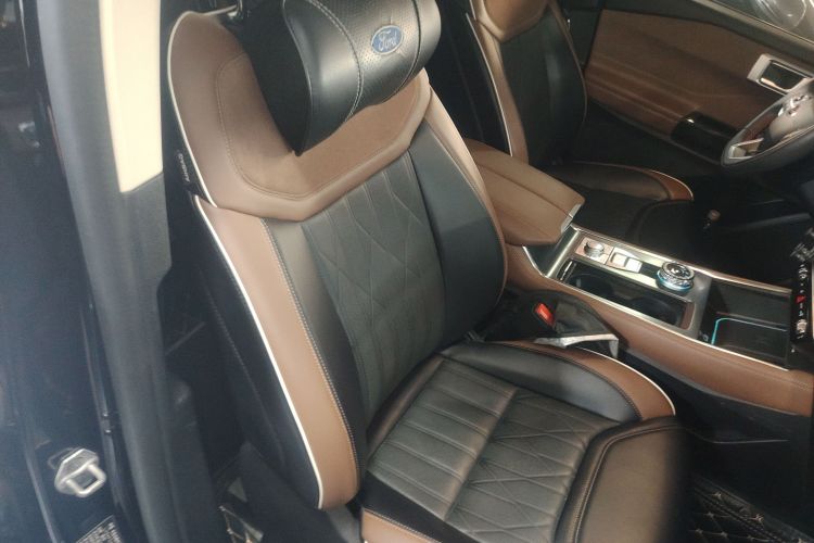 福特 探险者 2023款 EcoBoost 285 四驱钛金版 7座局部细节41