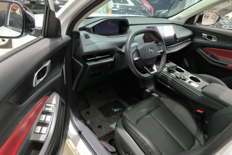 长安CS55PLUS 2022款 第二代 1.5T DCT尊贵型中控内饰7003