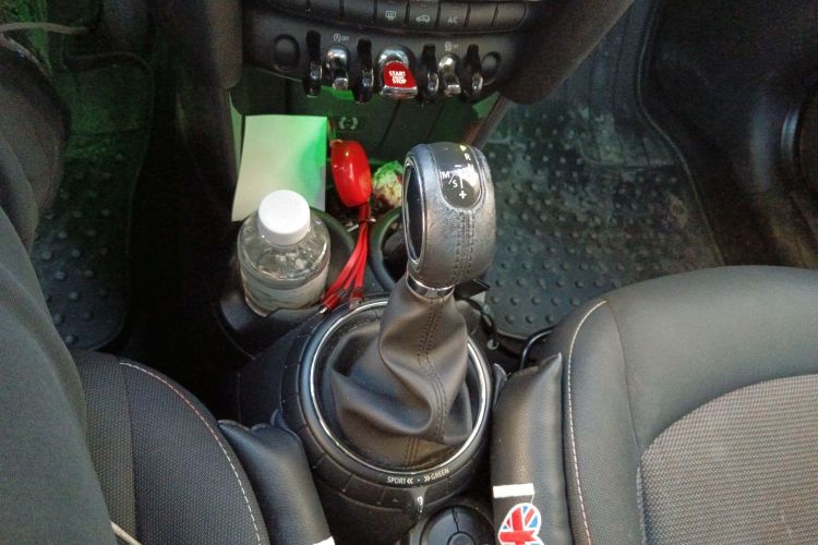 MINI 2014款 1.5T COOPER Fun中控内饰18