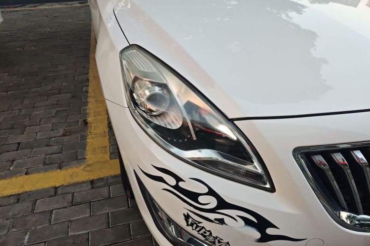 海马 福美来 2015款 1.6L 手动悦尚型车身外观8