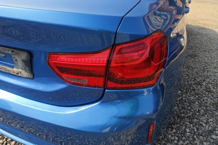 宝马1系 2018款 118i 运动型车身外观9