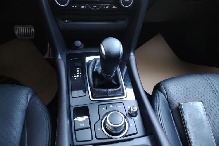 马自达3 昂克赛拉 2017款 三厢 2.0L 自动尊贵型 国V中控内饰18