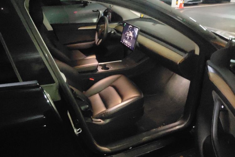 特斯拉 Model Y 2022款 后轮驱动版局部细节41