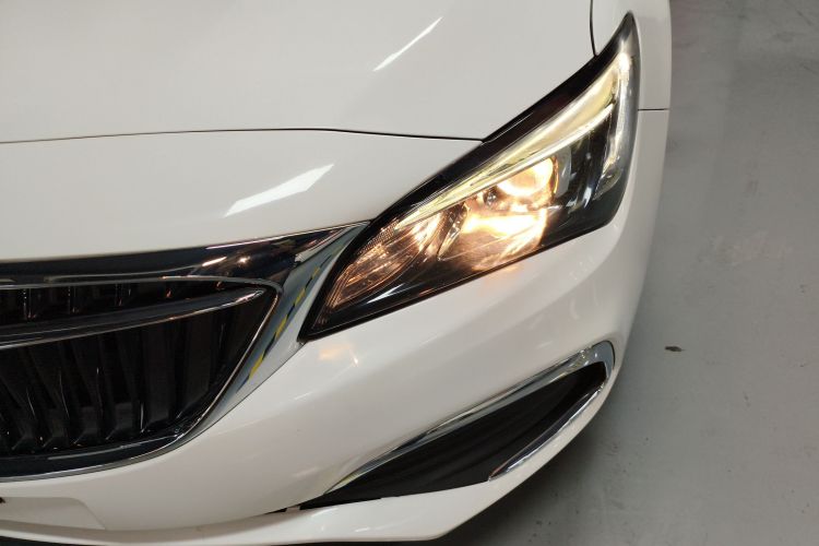 别克 威朗 2018款 三厢 20T 双离合领先型局部细节36