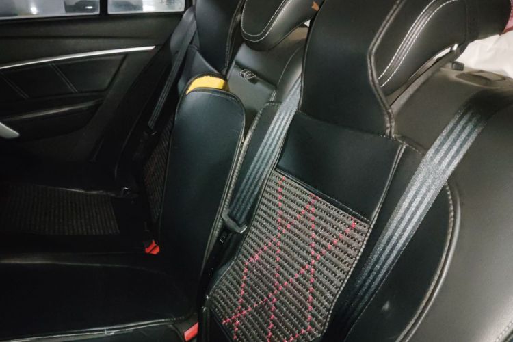 吉利汽车 帝豪 2016款 三厢 1.5L 手动向上版中控内饰21