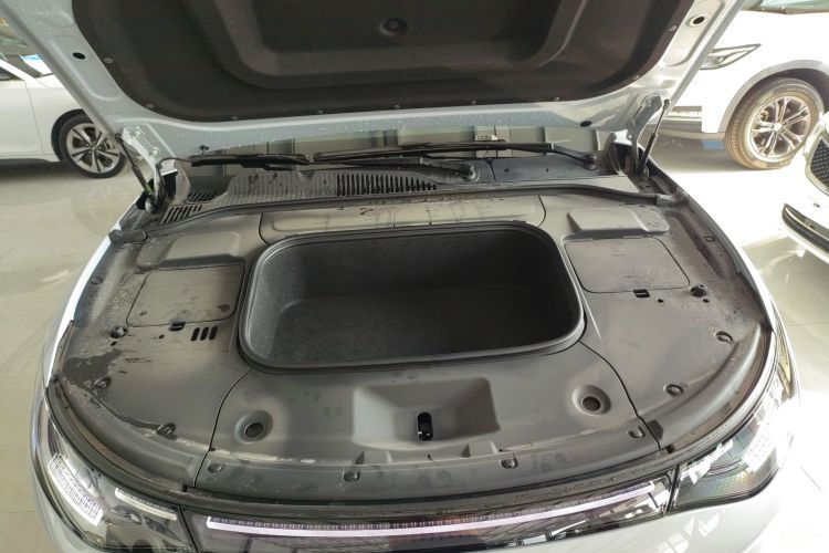 零跑汽车 零跑C01 2023款 630四驱性能版机舱底盘24