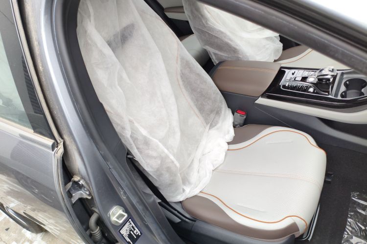 比亚迪 秦PLUS 2024款  荣耀版 DM-i 120KM超越型局部细节41