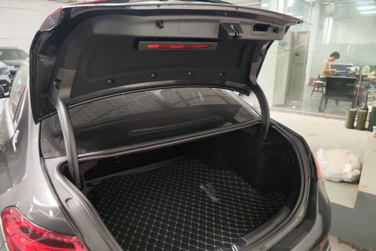 奔驰C级 2025款 改款 C 260 L 运动版机舱底盘23