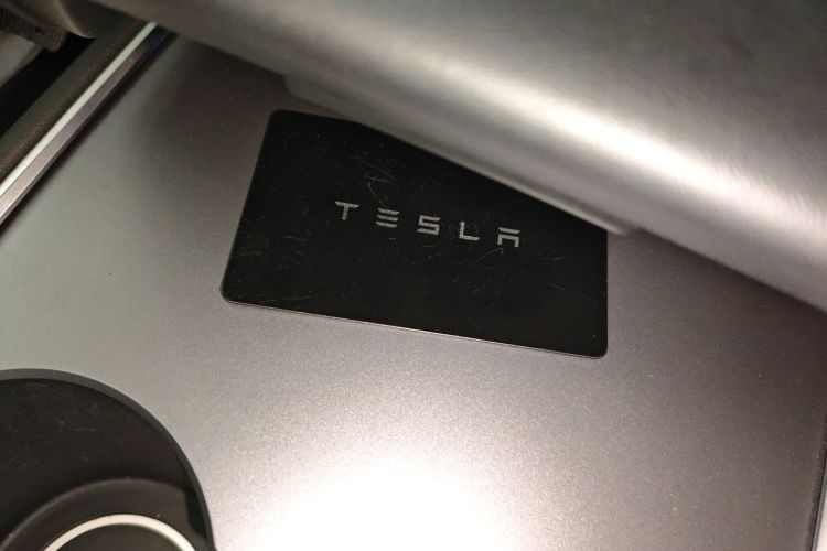 特斯拉 Model Y 2024款 后轮驱动版中控内饰11