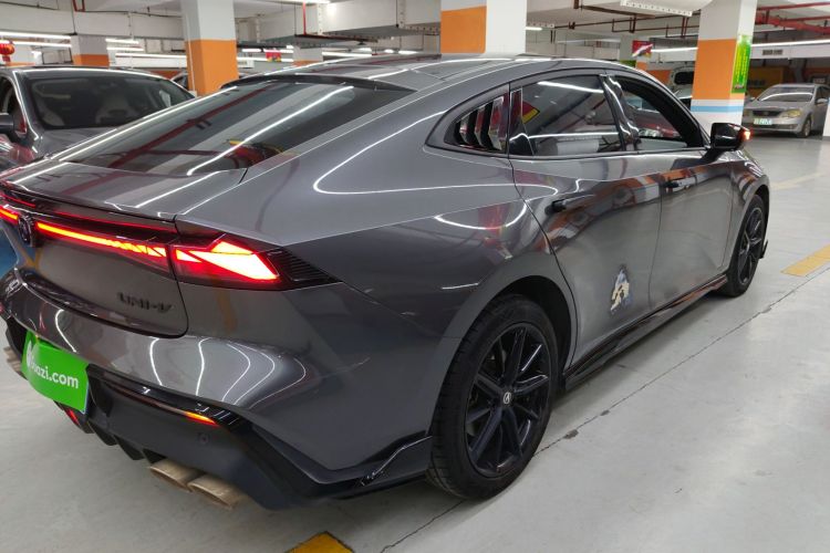 长安UNI-V 2022款 2.0T 领速版车身外观6005