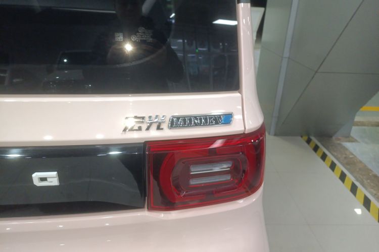 五菱汽车 宏光MINIEV 2022款 马卡龙臻享款 磷酸铁锂车身外观9